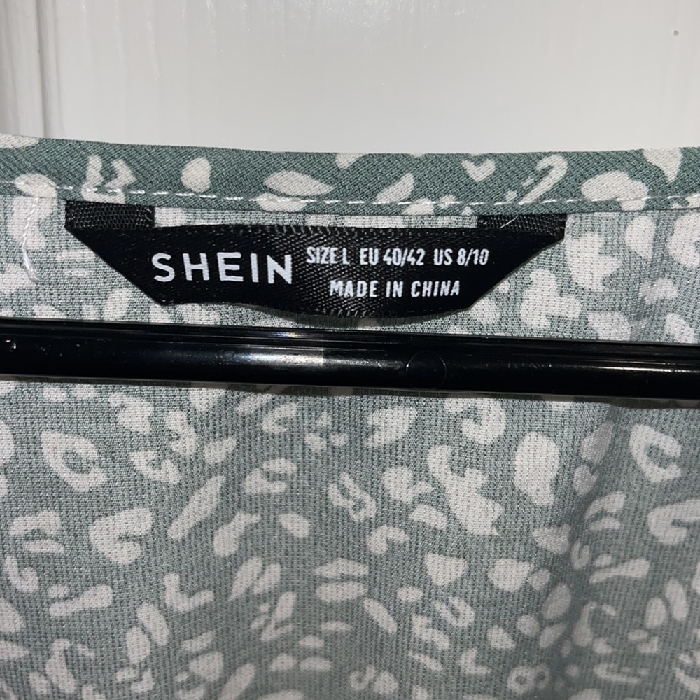 SHEIN Printed Ruffle Top - Picture 4 of 4